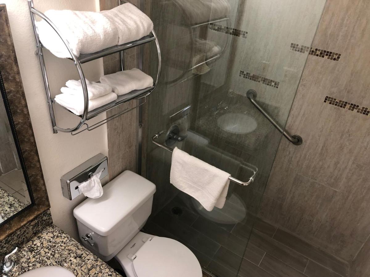  | Orange Tustin Inn in Orange