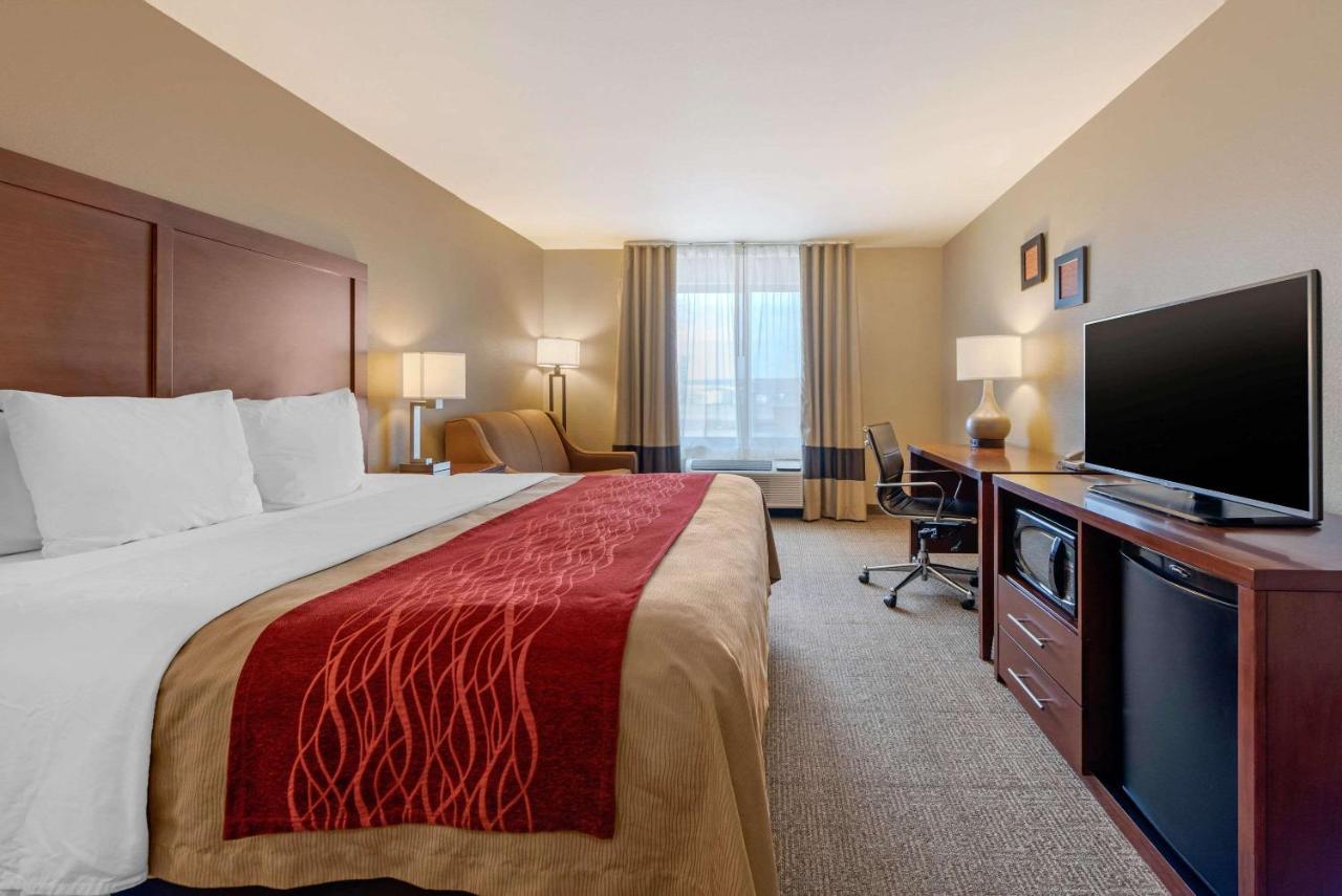 King Room at Comfort Inn Limon