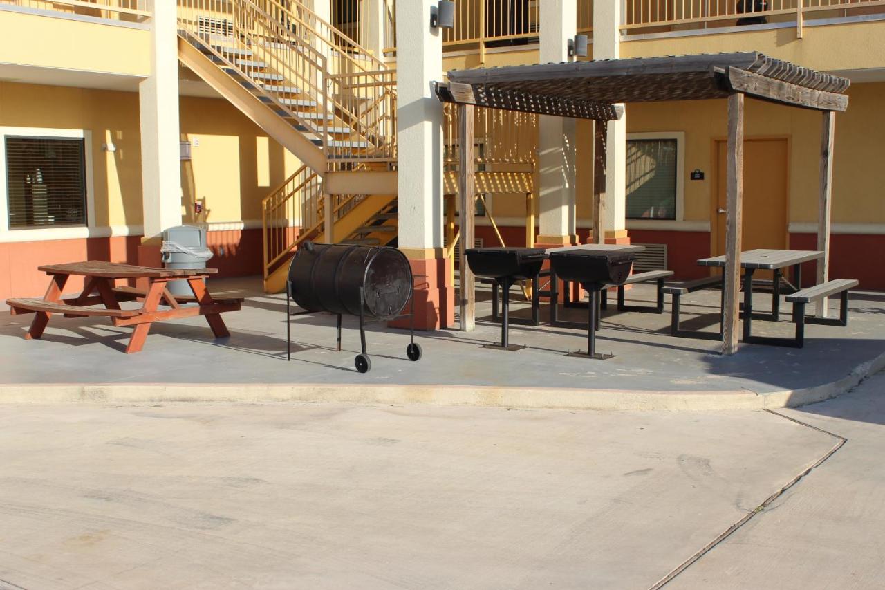 | Horizon Inn & Suites