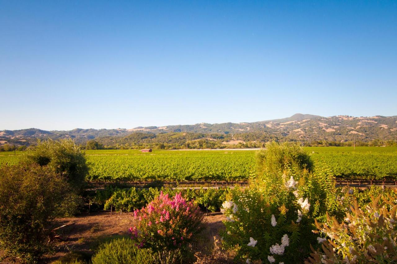  | Geyserville Inn