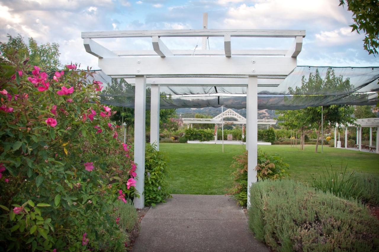  | Geyserville Inn