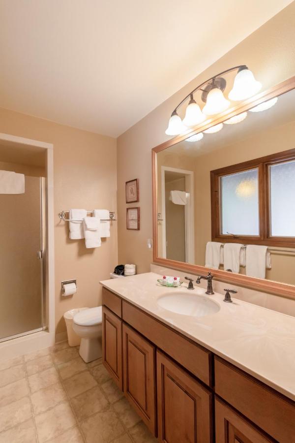 Deluxe Two-Bedroom House at Wildwood Inn