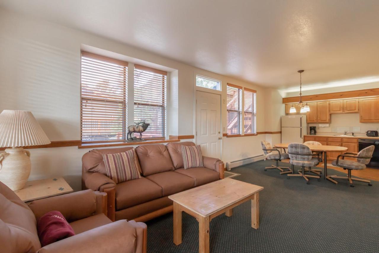 Suite with Hot Tub at Wildwood Inn