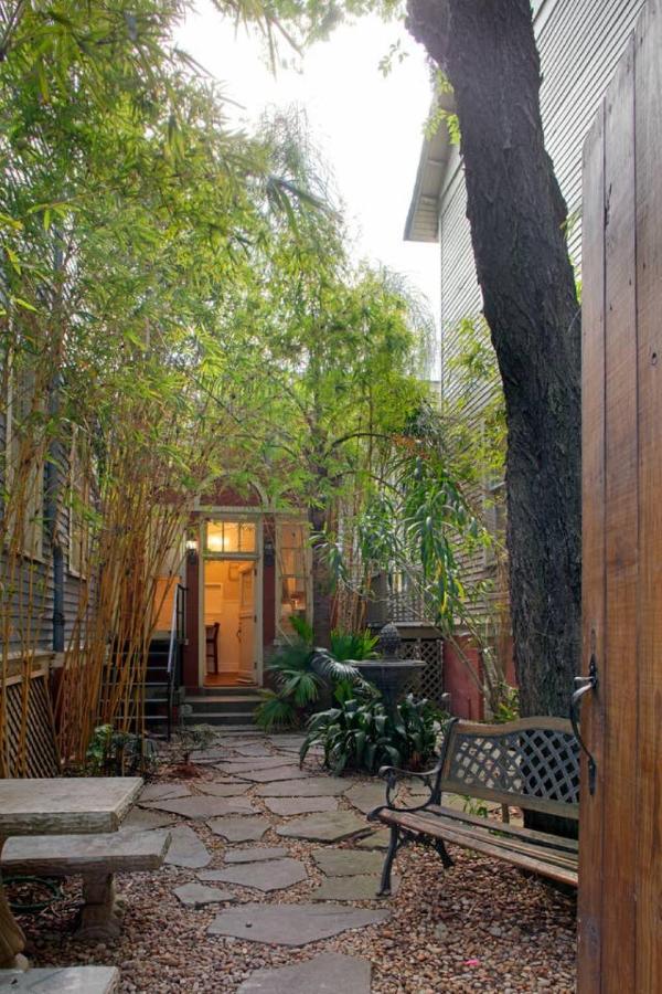| 101 E Waldburg - Cozy Cottage just off of Forsyth Park