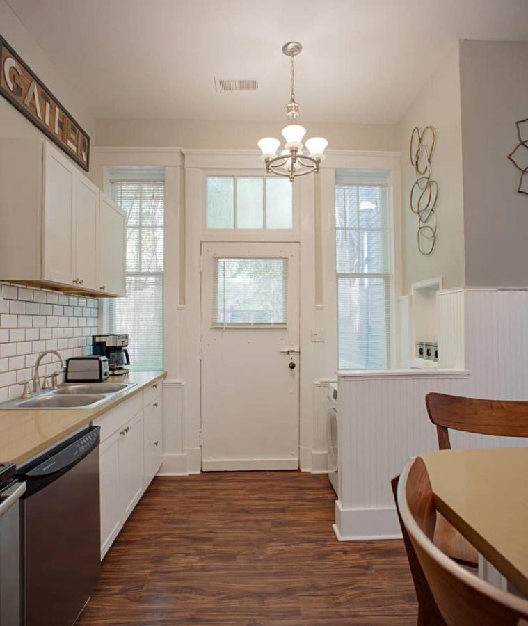 | 101 E Waldburg - Cozy Cottage just off of Forsyth Park