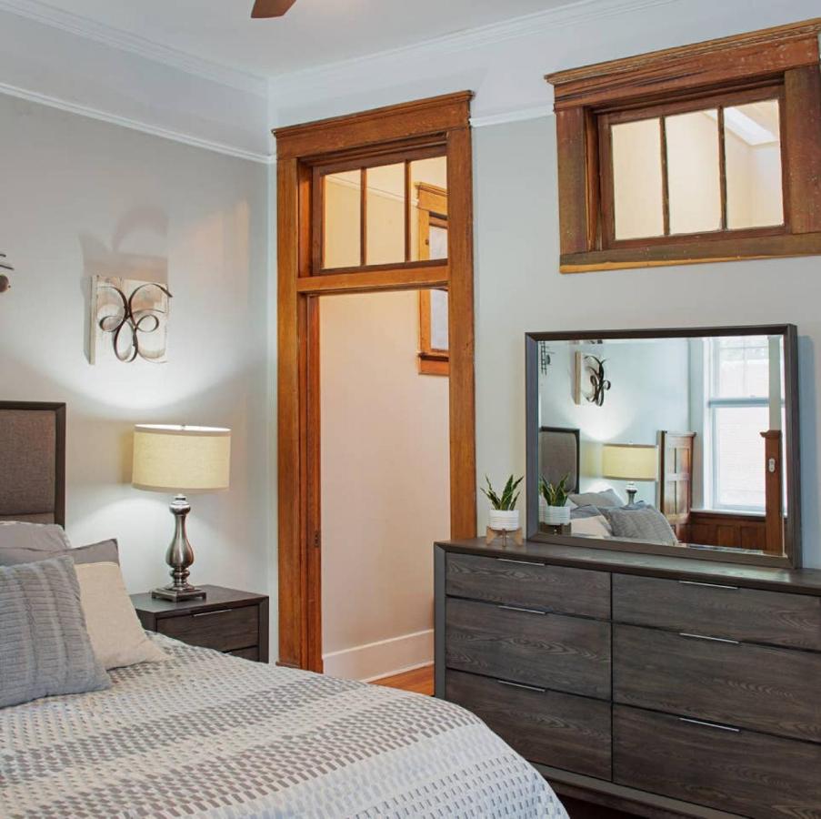 | 101 E Waldburg - Cozy Cottage just off of Forsyth Park