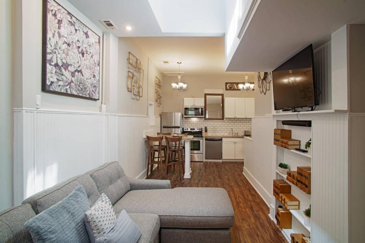 | 101 E Waldburg - Cozy Cottage just off of Forsyth Park