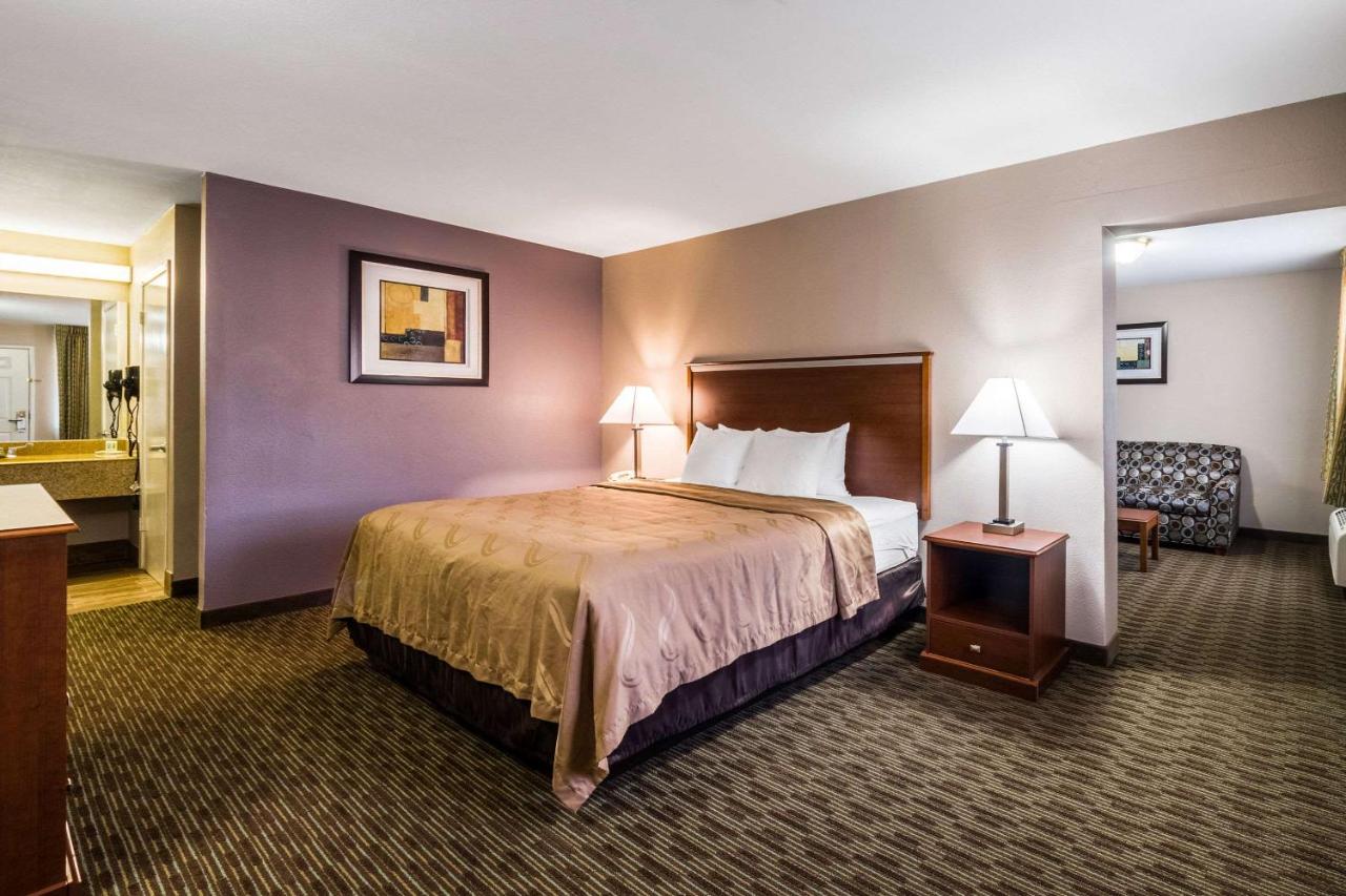 King Room - Non-Smoking/Ground Floor at Quality Inn University near Downtown