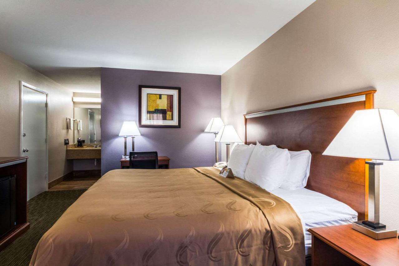 King Room - Non-Smoking/Ground Floor at Quality Inn University near Downtown