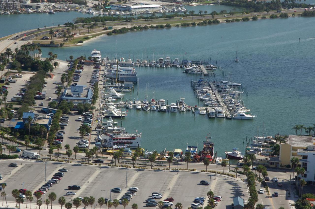 | Express Inn & Suites - 5 Miles from St Petersburg Clearwater Airport