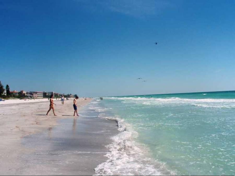 | Express Inn & Suites - 5 Miles from St Petersburg Clearwater Airport