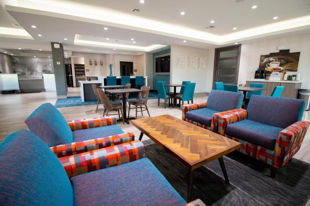 | HOTEL PRYOR