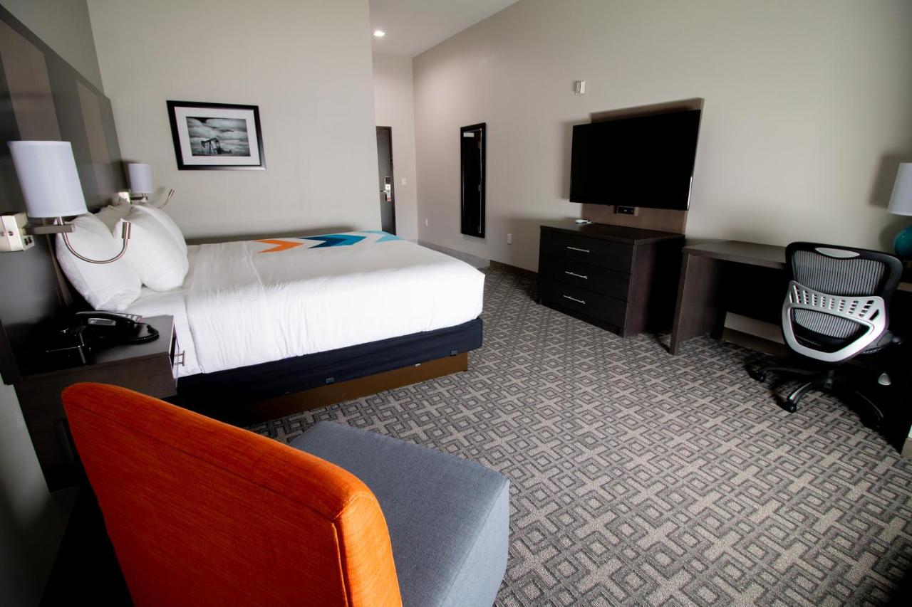 | HOTEL PRYOR