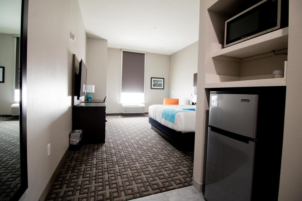 | HOTEL PRYOR