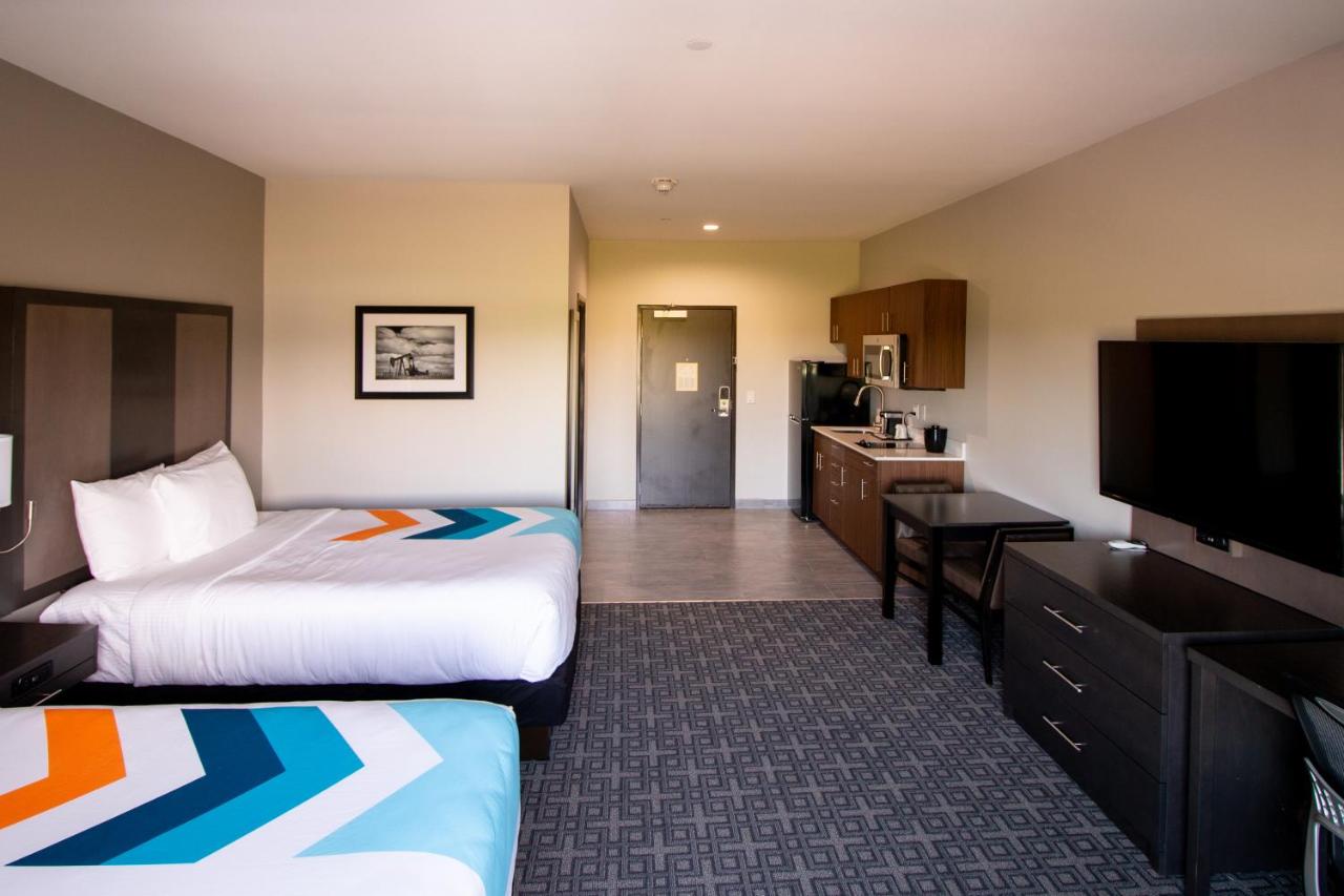 | HOTEL PRYOR