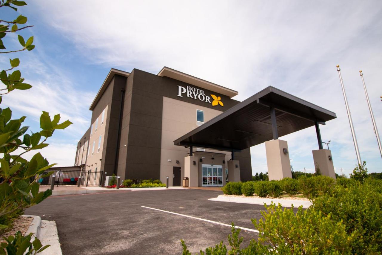 | HOTEL PRYOR