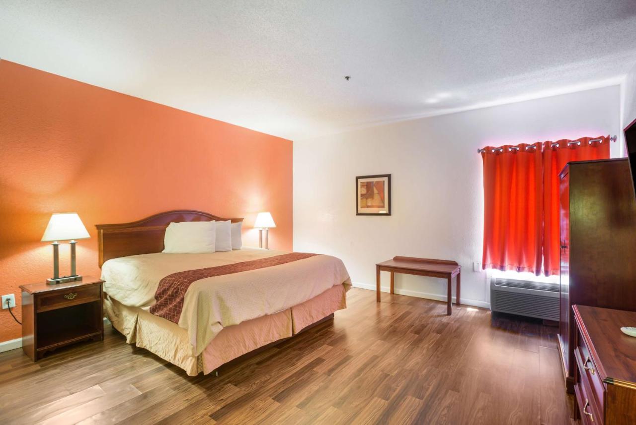 | Budgetel Inns & Suites - Atlanta Galleria Stadium