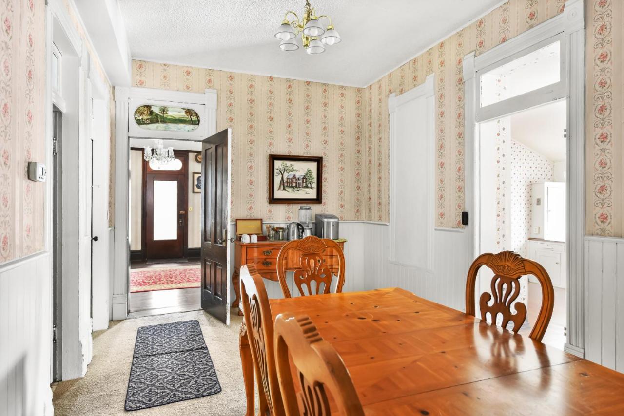 | Valley House Inn