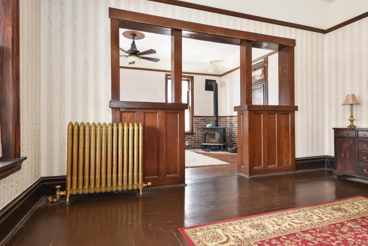| Valley House Inn