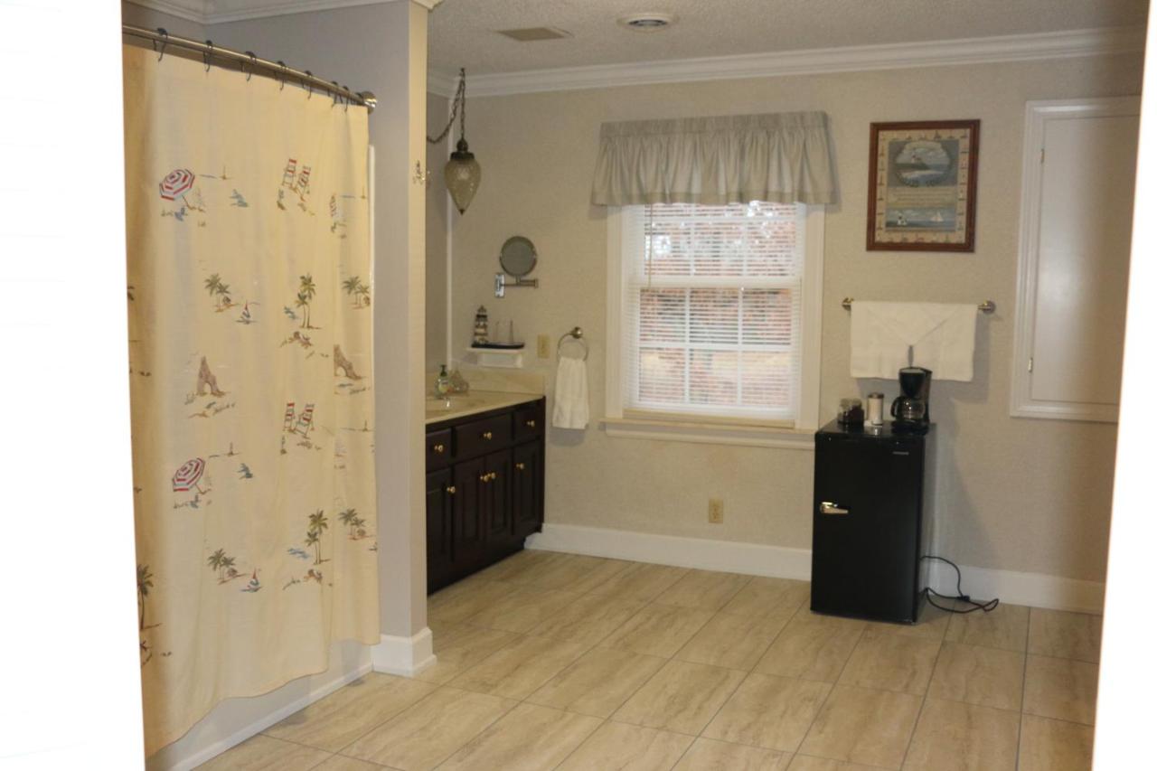 | Cedar Grove Inn