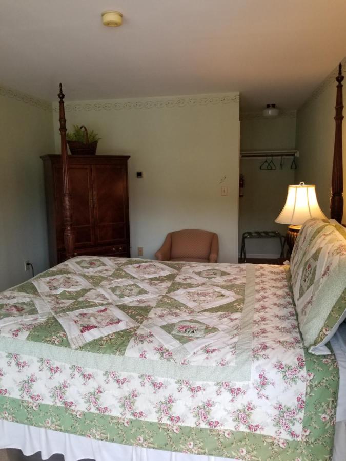 | Hawk Mountain Bed & Breakfast