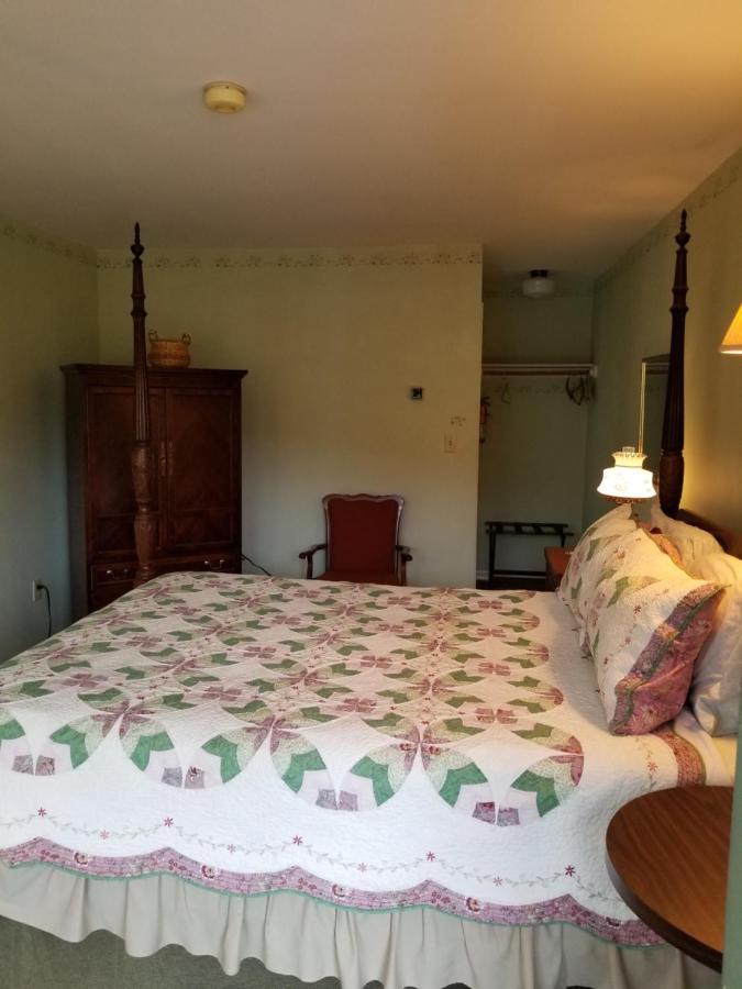 | Hawk Mountain Bed & Breakfast