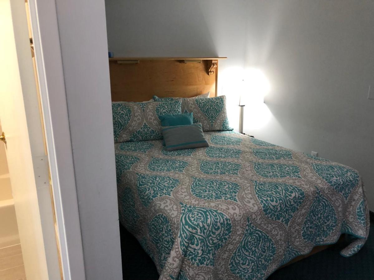 Full Ocean view 1 Queen Bed with Private Balcony at Atlantic House