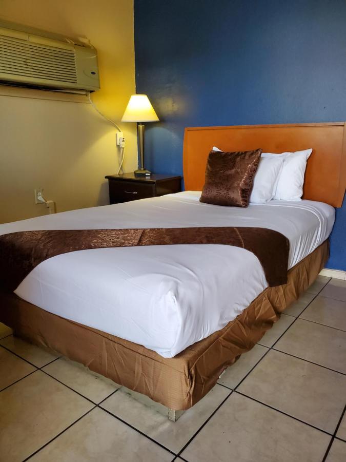 | PineCrest Inn & Suites