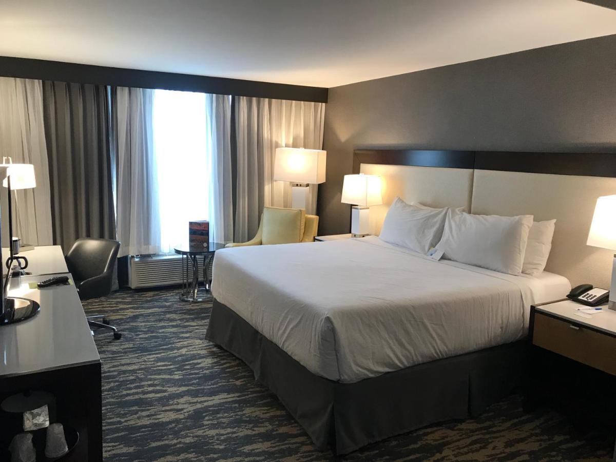 King Room - Mobility Access/Non-Smoking at Wyndham Lancaster Resort & Convention Center