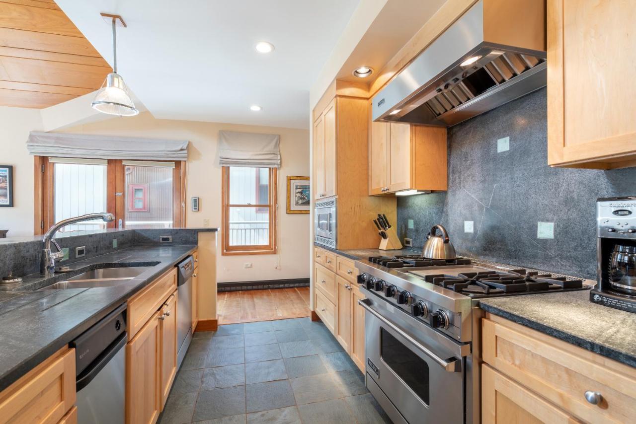 Three-Bedroom Apartment at Element 52, Auberge Collection
