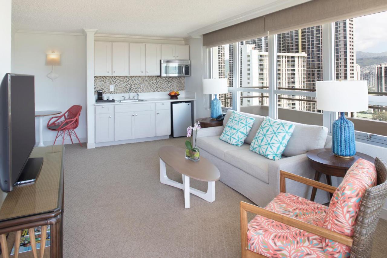 Penthouse City View at Queen Kapiolani Hotel