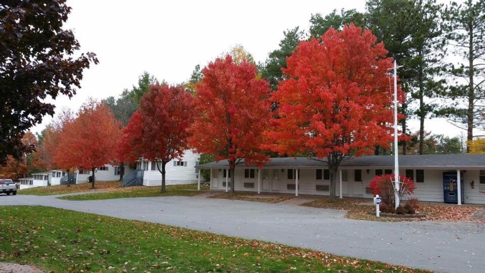 | West Winds Motel & Cottages
