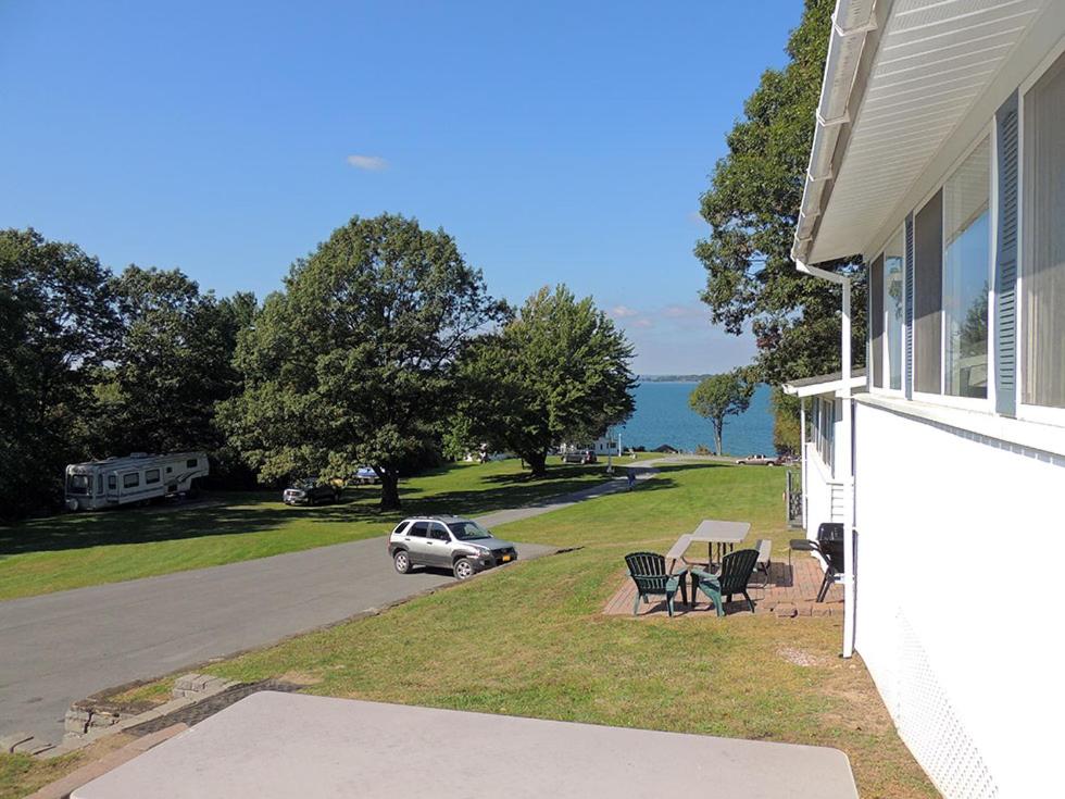 | West Winds Motel & Cottages