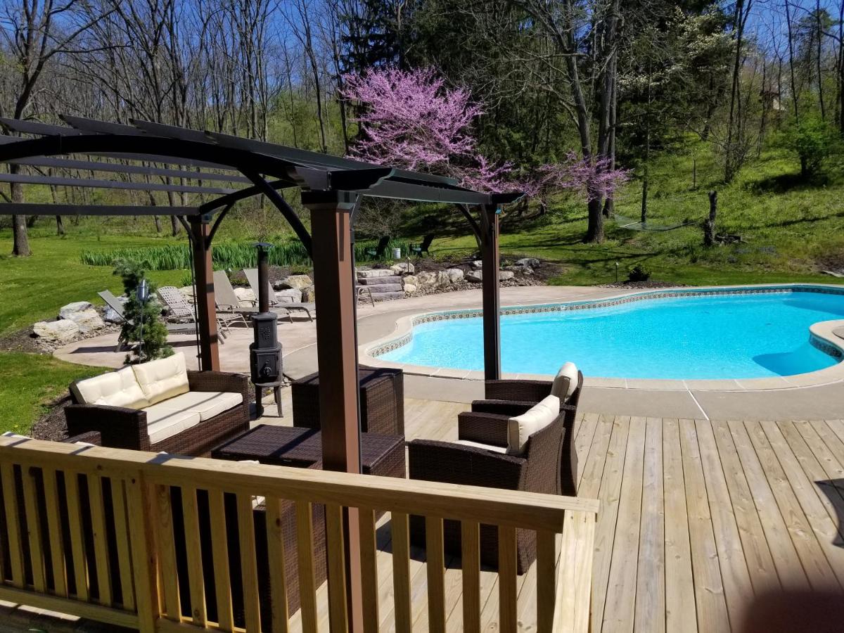 | Hawk Mountain Bed & Breakfast