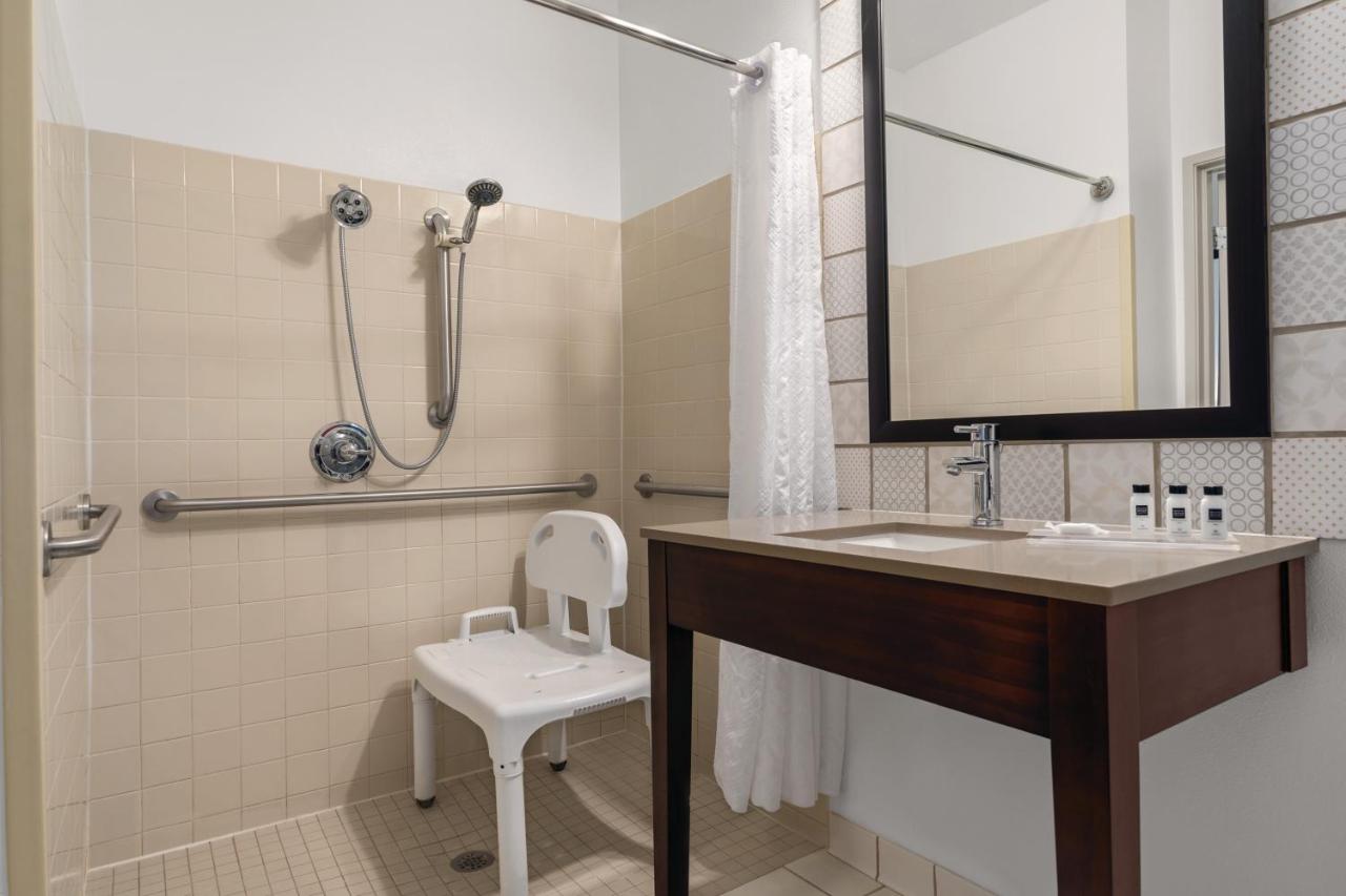 Queen Room with Roll-in Shower - Non-Smoking at Country Inn & Suites by Radisson, Big Flats (Elmira), NY
