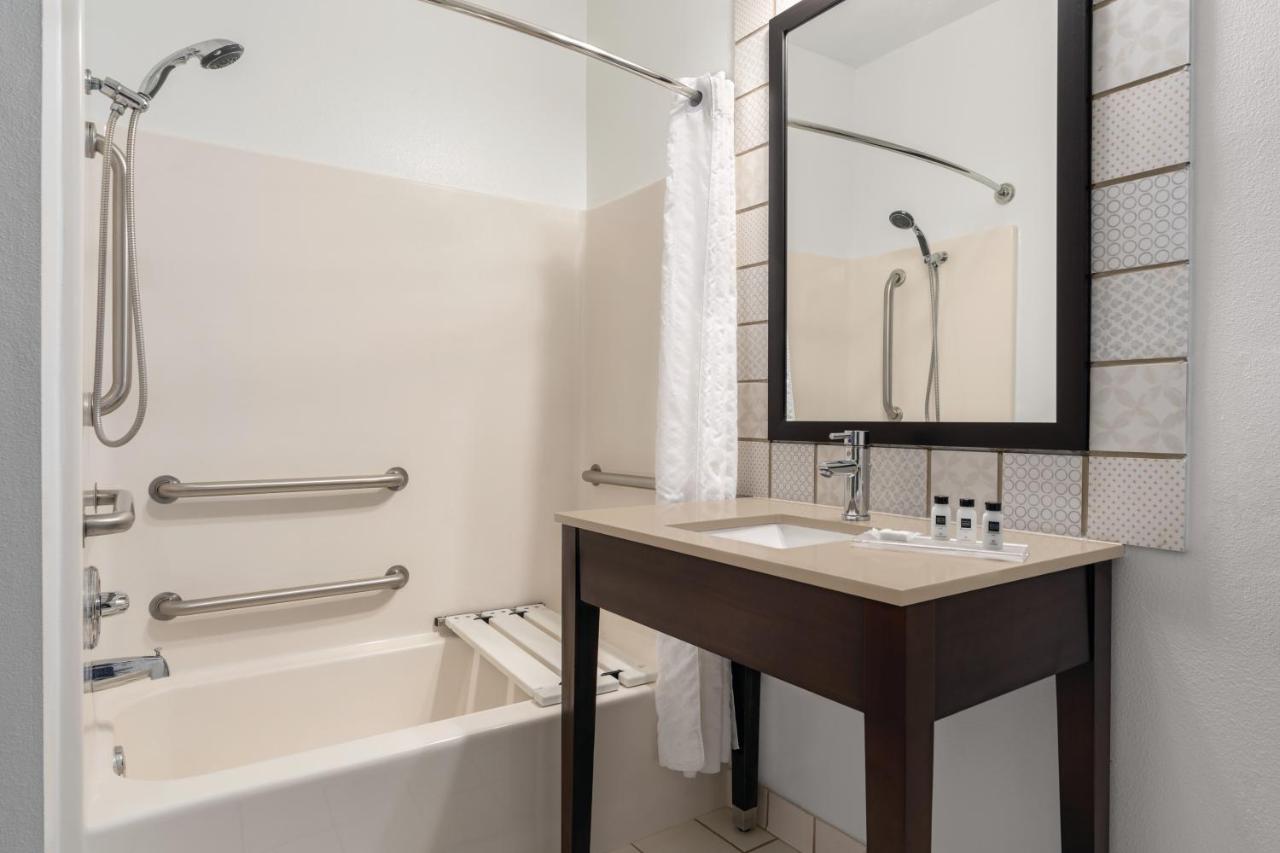 Queen Room with Two Queen Beds - Disability Access/Non-Smoking at Country Inn & Suites by Radisson, Big Flats (Elmira), NY