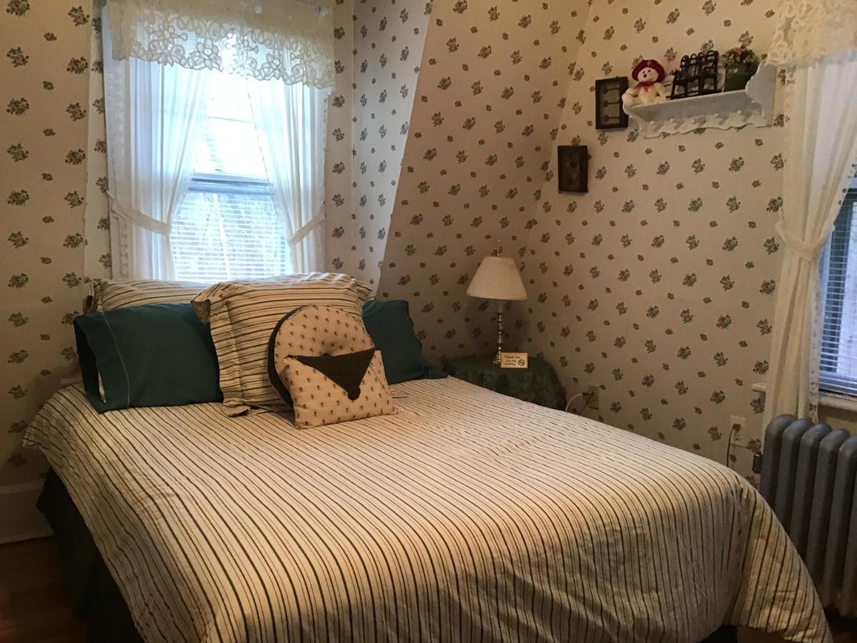 | Brookview Manor Inn