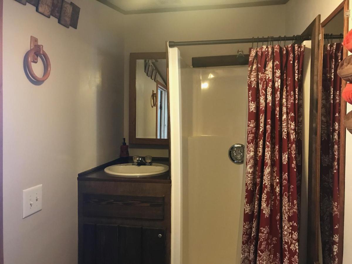 | Hollis Creek Cabin