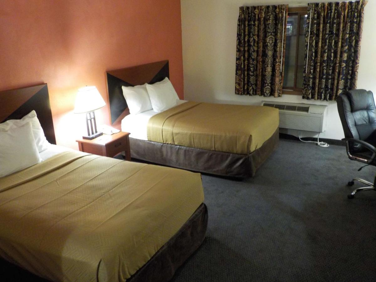 Double Room with Two Double Beds - Pet Friendly/Smoking at SureStay Hotel by Best Western Greenville