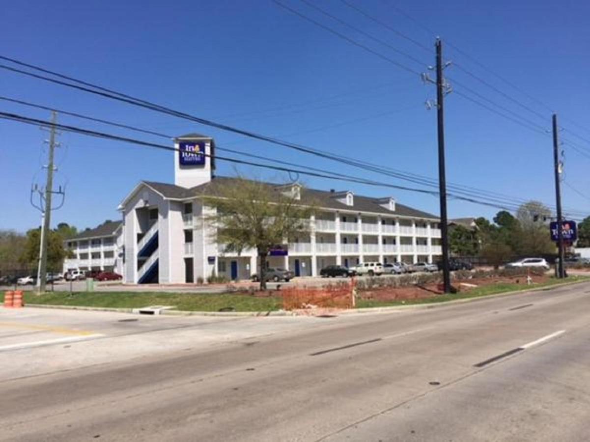  | InTown Suites Extended Stay Houston TX - Stuebner Airline Rd