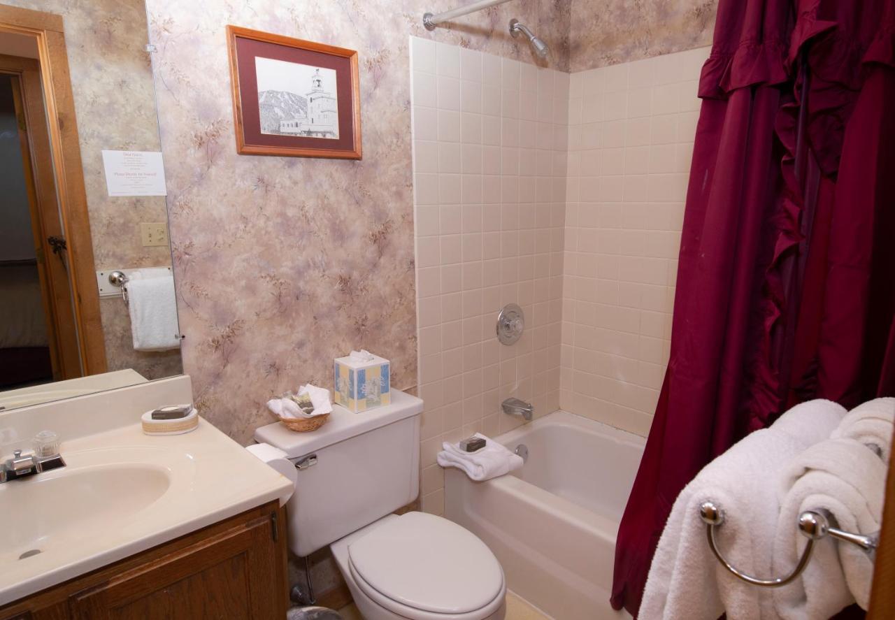 | Okemo Mountain Lodging