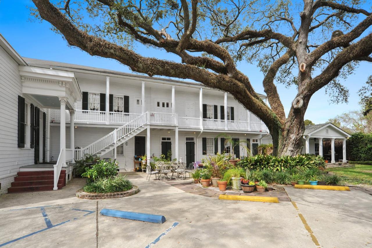 | Ashton's Bed and Breakfast