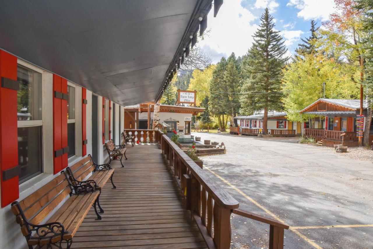 | Alpine Lodge Red River