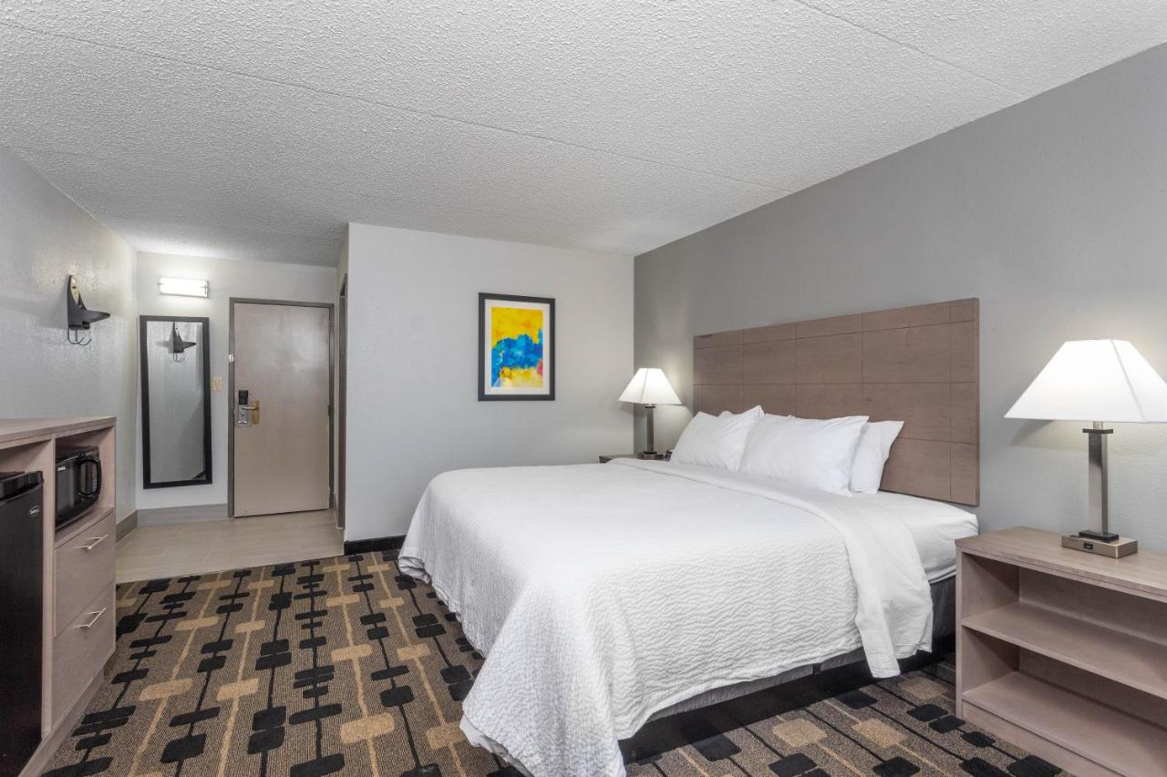King Room - Disability Access/Non-Smoking at Sleep Inn Terre Haute University Area