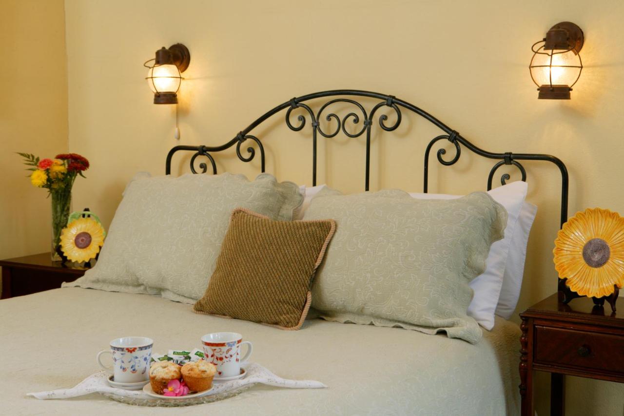 | Ashton's Bed and Breakfast