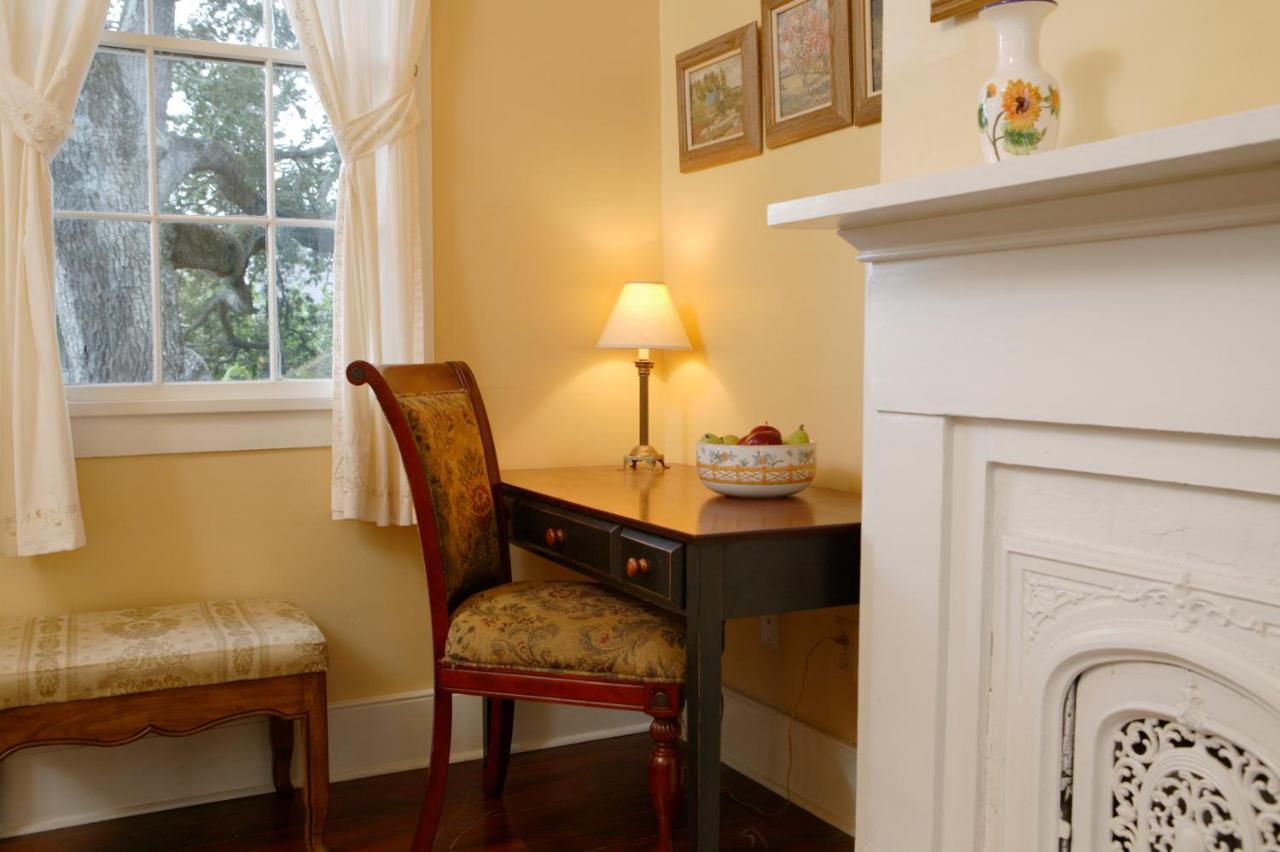 | Ashton's Bed and Breakfast