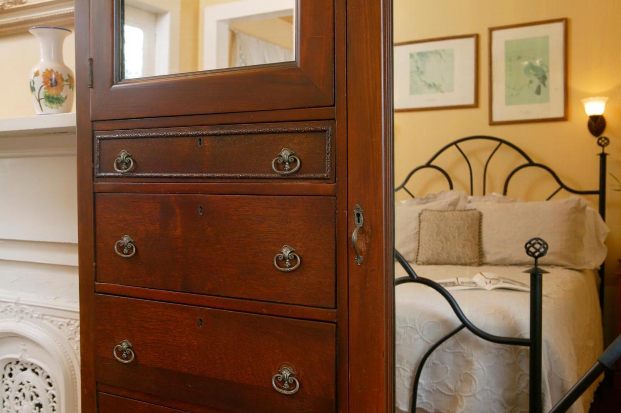 | Ashton's Bed and Breakfast
