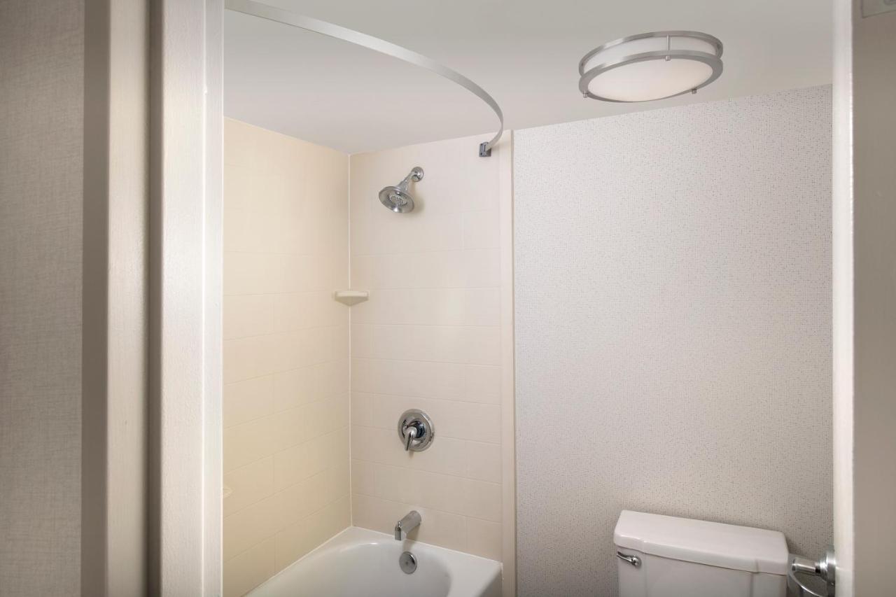 | Holiday Inn Express Saugus Logan Airport, an IHG Hotel