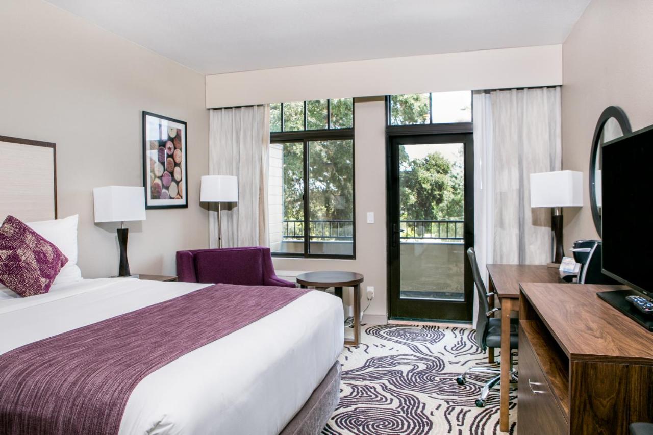 | Hotel Siri Downtown - Paso Robles