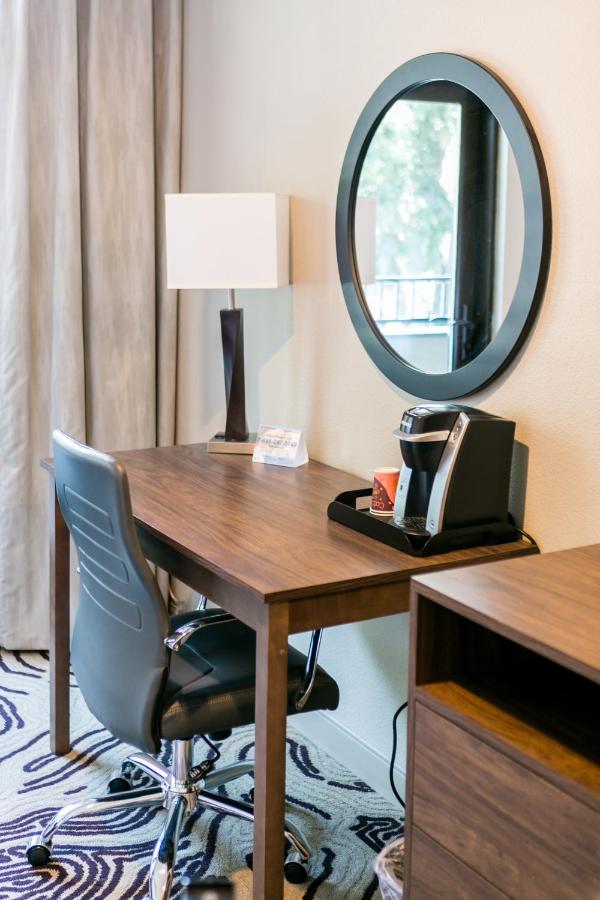 | Hotel Siri Downtown - Paso Robles